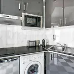 Studio Colisee - Champs Elysees By B\'Your Home